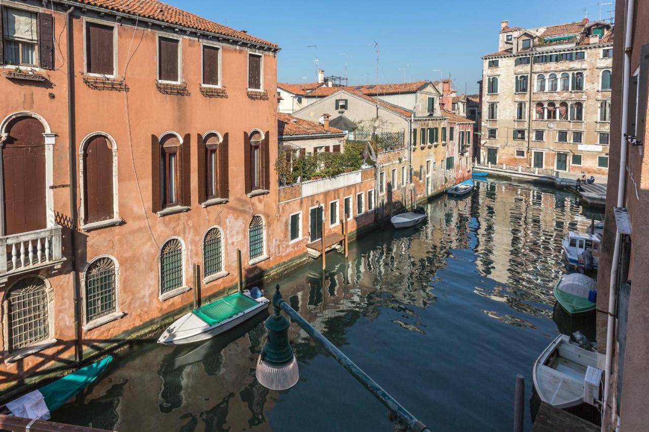 Ca' Meraviglia Canal View Apartment Venedig